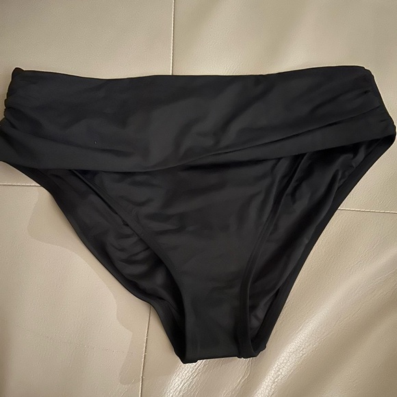 La Blanca black shirred band hipster swim bottom - Picture 4 of 5